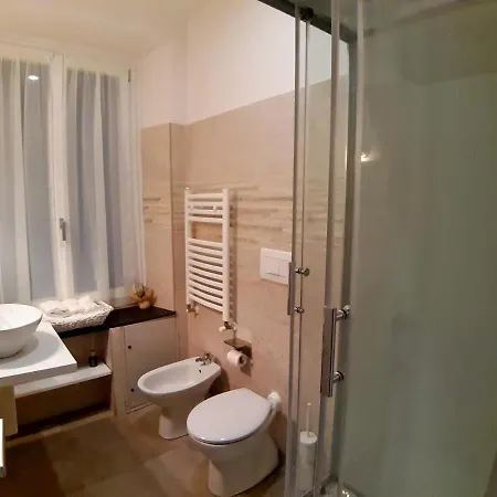 Bed & Breakfast A Due Passi Da Genoa